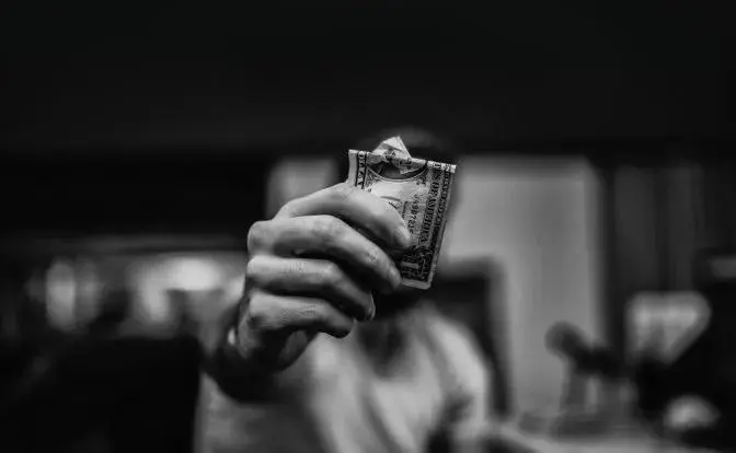 Freelancer's Guide to Ruling the World: How to Calculate Your Hourly Rate and Get Paid What You’re Worth