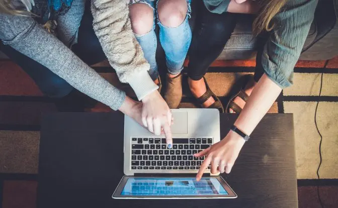 Freelancer's Guide to Ruling the World: How to Use Social Networking Sites for Tips, Gigs, and Encouragement